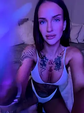 Snapshot of Nikki__Foxx chatting on October 6, 2025, 9:01 pm Nikki Foxx online show from October 6, 2025, 9:01 pm