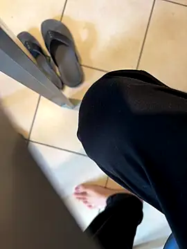 Manu97k online show from October 2, 2025, 8:10 am