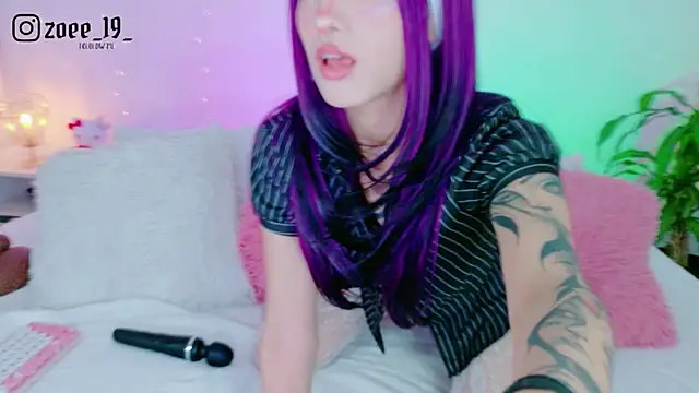 cuteezoe online show from March 29, 2026, 4:23 am