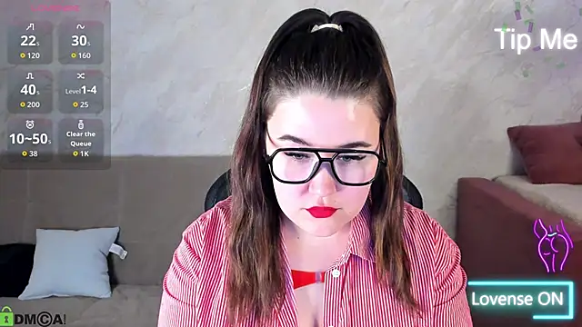 Tara Torres online show from September 18, 2025, 2:19 pm