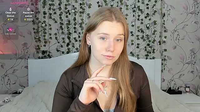  influensii  online show from October 30, 2025, 5:20 am