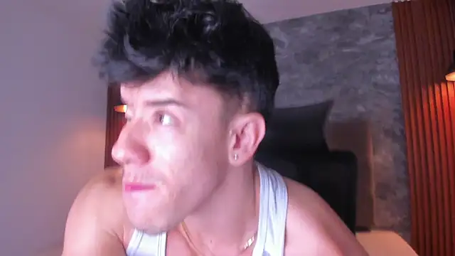 Snapshot of MaxCooper1 chatting on September 10, 2025, 7:47 pm MaxCooper1 online show from September 10, 2025, 7:47 pm