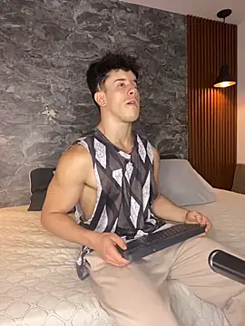 MaxCooper1 online show from September 16, 2025, 7:48 pm