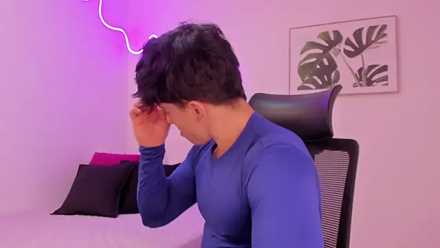 MaxCooper1 online show from September 29, 2025, 2:06 am