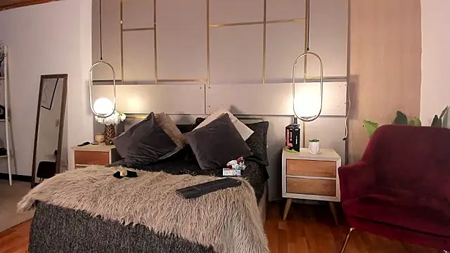 Snapshot of Lina_Montclair chatting on February 24, 2026, 7:23 pm Lina Montclair online show from February 24, 2026, 7:23 pm