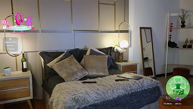 Lina Montclair online show from March 18, 2026, 5:05 pm