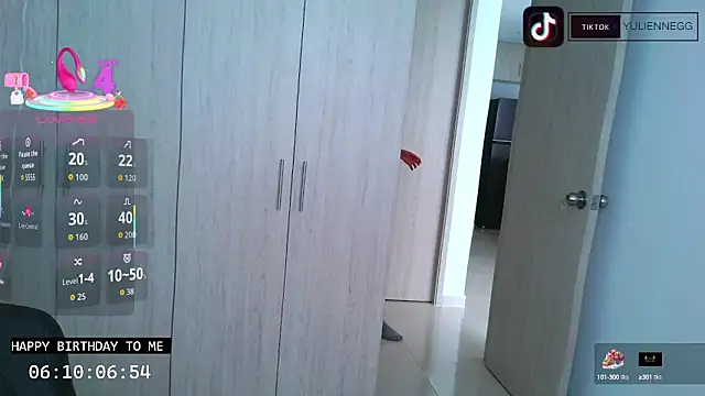 Snapshot of Yulienneg chatting on September 17, 2025, 6:53 pm Yulienneg online show from September 17, 2025, 6:53 pm