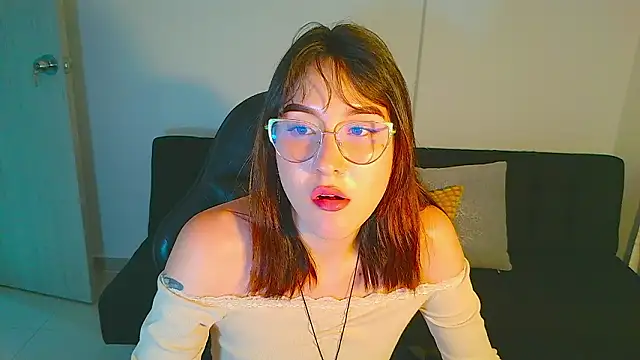 Yulienneg online show from February 24, 2026, 11:58 pm