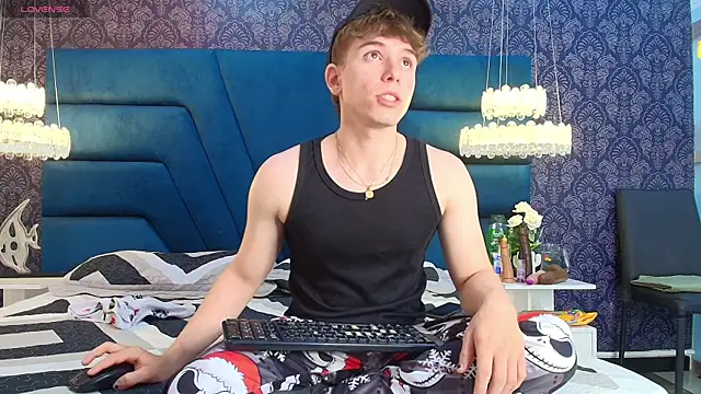 TaylerWhite online show from December 22, 2025, 11:51 am