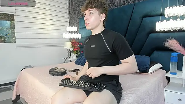 TaylerWhite online show from May 30, 2026, 11:51 am