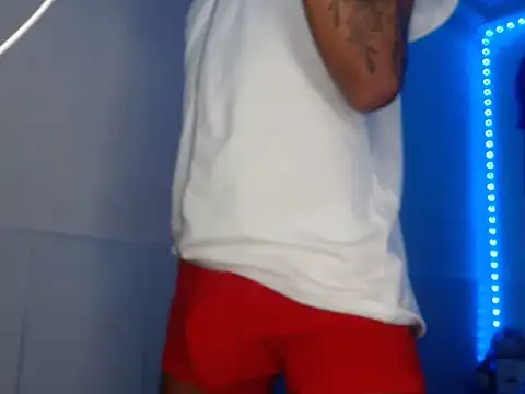 Snapshot of Sexy_hotlatin25 chatting on October 25, 2025, 6:02 pm Sexy hotlatin25 online show from October 25, 2025, 6:02 pm