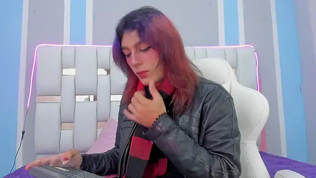 MilkWhore1 online show from November 4, 2025, 7:24 pm