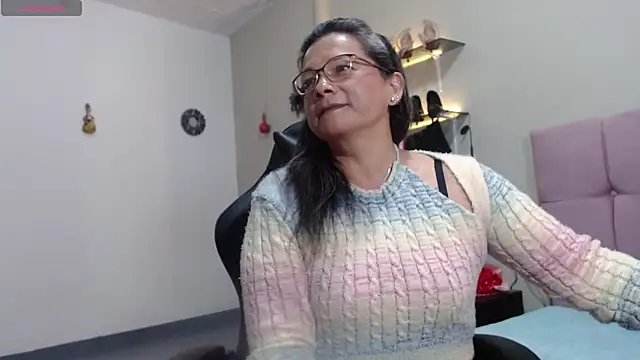 Snapshot of SolVegaNaciente chatting on November 2, 2025, 3:31 am SolVegaNaciente online show from November 2, 2025, 3:31 am