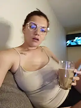 LadyNora online show from June 1, 2026, 7:04 pm