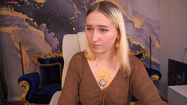 LilElfie online show from October 29, 2025, 8:21 pm