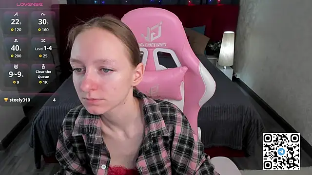 Snapshot of Mia_E1fie chatting on February 4, 2026, 11:20 pm Mia E1fie online show from February 4, 2026, 11:20 pm