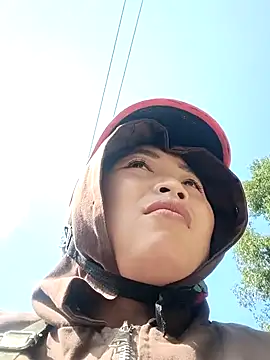 PhamPhung online show from November 15, 2025, 6:11 am