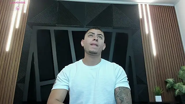 Snapshot of marco_garciia_ chatting on September 24, 2025, 11:19 pm marco garciia online show from September 24, 2025, 11:19 pm