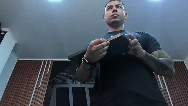 Snapshot of marco_garciia_ chatting on September 25, 2025, 11:08 pm marco garciia online show from September 25, 2025, 11:08 pm