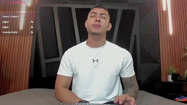 Snapshot of marco_garciia_ chatting on October 7, 2025, 11:13 pm marco garciia online show from October 7, 2025, 11:13 pm