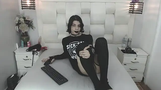 Atley Dolly online show from September 18, 2025, 10:34 pm