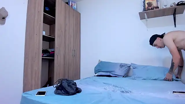 Snapshot of martin_and_samantha chatting on September 18, 2025, 2:13 am martin and samantha online show from September 18, 2025, 2:13 am