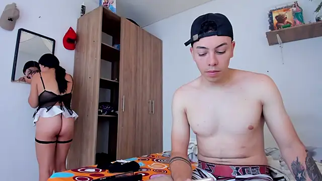 Snapshot of martin_and_samantha chatting on October 30, 2025, 6:19 pm martin and samantha online show from October 30, 2025, 6:19 pm