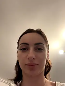 Snapshot of AuraPure chatting on November 19, 2025, 4:34 am AuraPure online show from November 19, 2025, 4:34 am