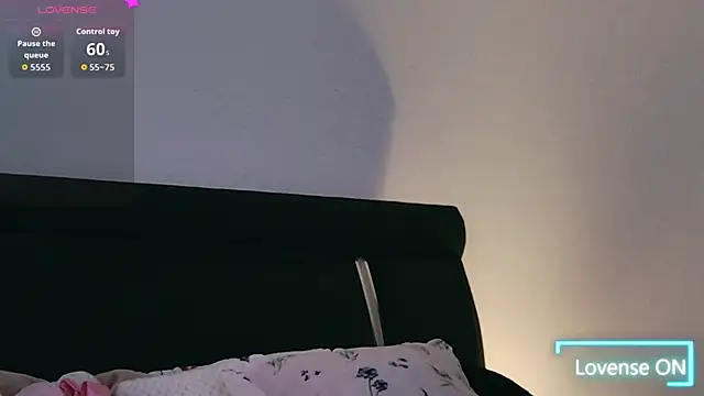 Snapshot of AuraPure chatting on November 29, 2025, 9:07 pm AuraPure online show from November 29, 2025, 9:07 pm