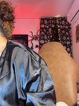 Snapshot of megansan_ chatting on October 21, 2025, 12:17 pm megansan online show from October 21, 2025, 12:17 pm