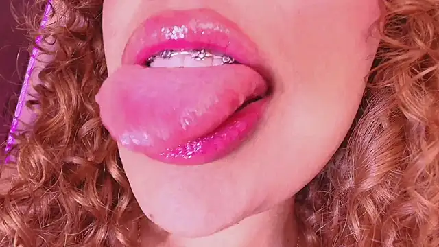 megansan  online show from June 19, 2026, 10:41 am