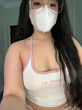 Donna11 online show from February 6, 2026, 2:05 am