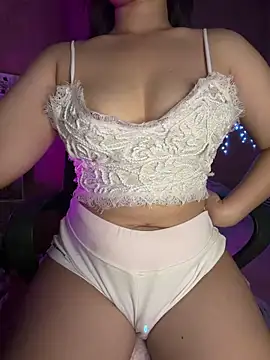 Donna11 online show from June 3, 2026, 2:33 pm