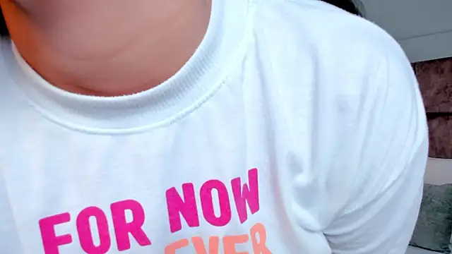 julieta rosee online show from February 13, 2026, 6:15 pm