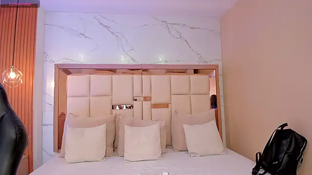 julieta rosee online show from February 19, 2026, 10:17 pm