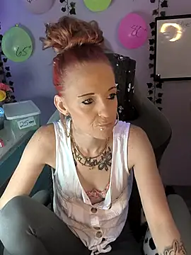 Purple2StayThnxx online show from September 21, 2025, 11:17 pm