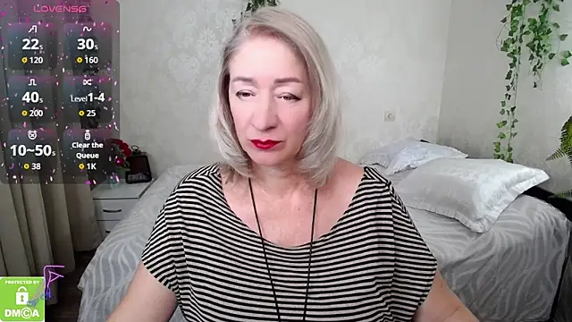 Snapshot of hunters_woman chatting on October 8, 2025, 2:04 pm hunters woman online show from October 8, 2025, 2:04 pm