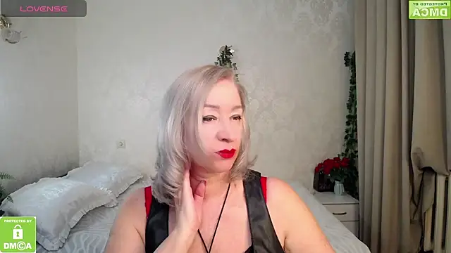 hunters woman online show from March 18, 2026, 5:05 pm