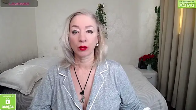 hunters woman online show from March 23, 2026, 5:44 am