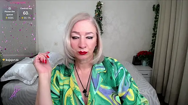 Snapshot of hunters_woman chatting on May 31, 2026, 4:36 pm hunters woman online show from May 31, 2026, 4:36 pm