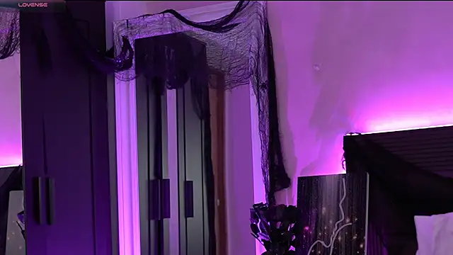 Snapshot of Melany_Ass chatting on October 27, 2025, 4:49 am Melany Ass online show from October 27, 2025, 4:49 am