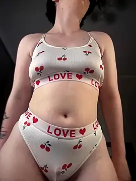 Snapshot of RinaShy chatting on October 5, 2025, 5:17 am RinaShy online show from October 5, 2025, 5:17 am