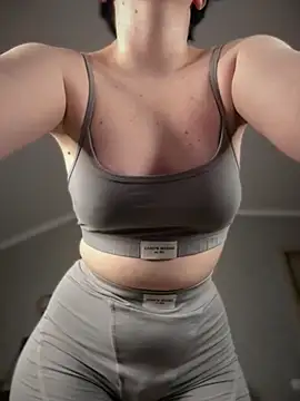 Snapshot of RinaShy chatting on October 8, 2025, 5:16 am RinaShy online show from October 8, 2025, 5:16 am