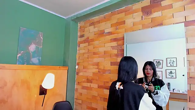 Snapshot of milavega_ chatting on October 5, 2025, 12:03 pm milavega online show from October 5, 2025, 12:03 pm