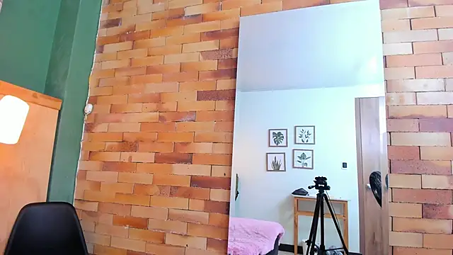 Snapshot of milavega_ chatting on October 28, 2025, 12:41 pm milavega online show from October 28, 2025, 12:41 pm