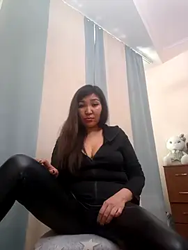 Snapshot of HellaWerlous chatting on December 21, 2025, 9:27 am HellaWerlous online show from December 21, 2025, 9:27 am