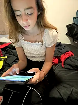 Snapshot of SeccySerena chatting on November 14, 2025, 4:17 pm SeccySerena online show from November 14, 2025, 4:17 pm