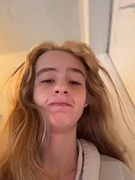 Snapshot of SeccySerena chatting on February 17, 2026, 3:08 pm SeccySerena online show from February 17, 2026, 3:08 pm