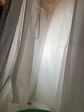 Snapshot of SeccySerena chatting on February 24, 2026, 3:54 pm SeccySerena online show from February 24, 2026, 3:54 pm