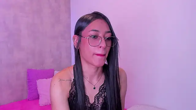 Snapshot of Becky_G chatting on October 6, 2025, 2:31 am Becky G online show from October 6, 2025, 2:31 am